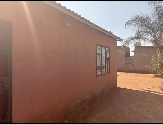 2 BEDROOM HOUSE FOR SALE IN SOSHANGUVE SOUTH
